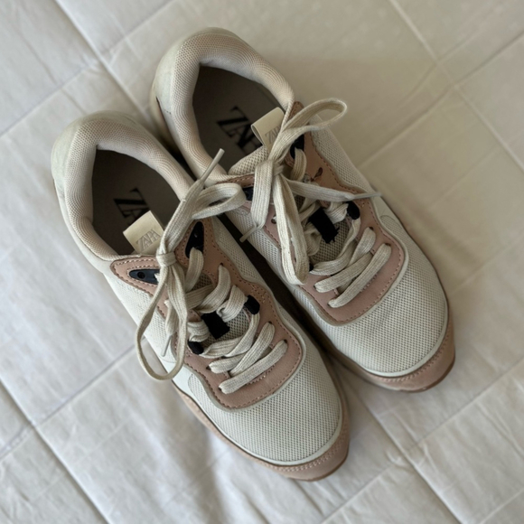 Zara Shoes - SOLD 🌙 ZARA Pale Pink, Black & White Lace-up Sneakers Size 39/US 8